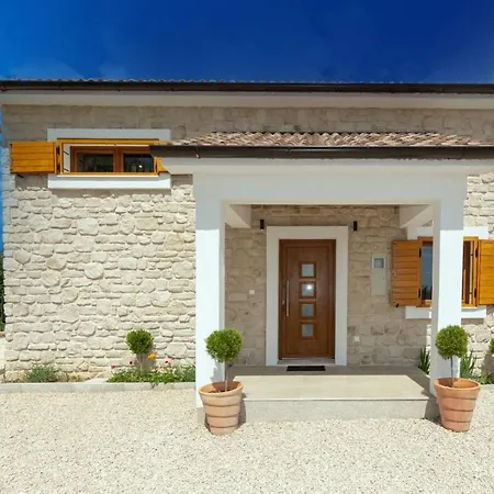 ヴィラ Charming Lucille Near National Park Krka